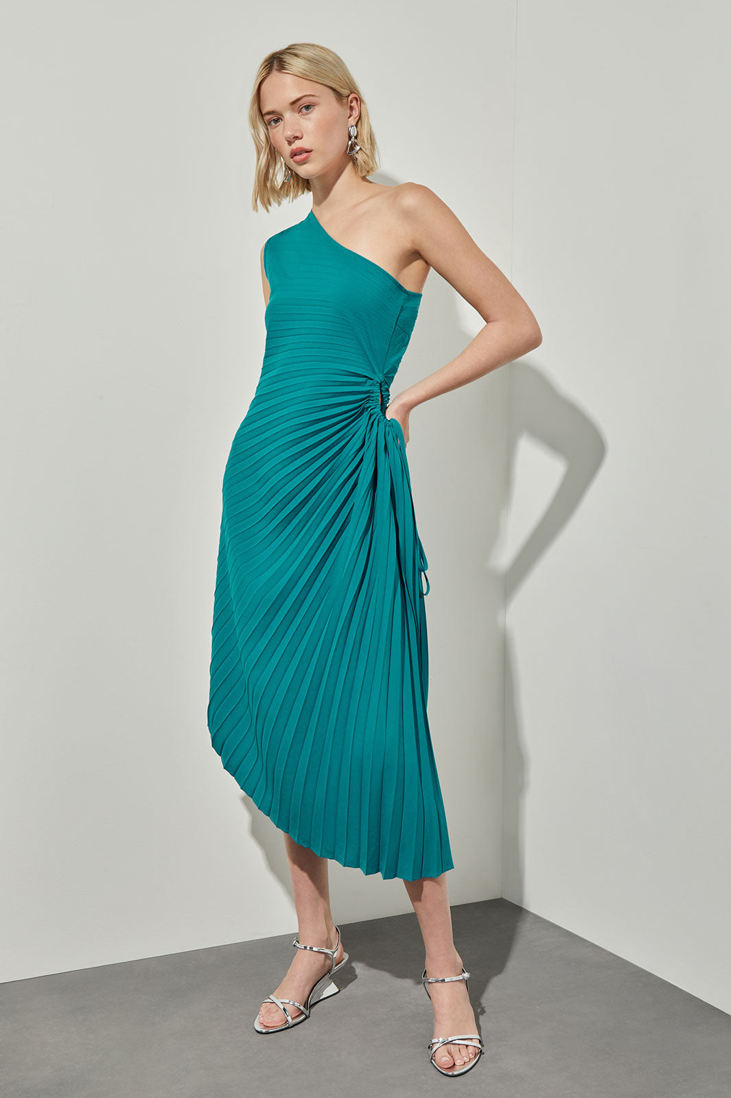 one shoulder asymmetrical hem midi dress oyyniis Women's Green One-Shoulder Sleeveless Dress