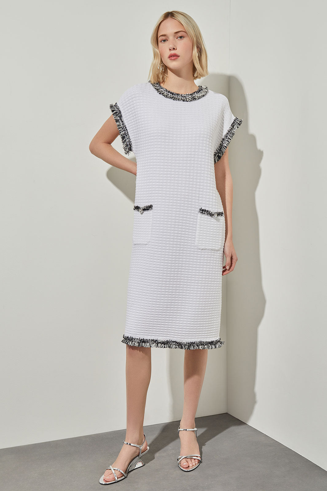 Modern Fit Contrast Trim Shift Dress Modern Fit Contrast Trim Shift Dress
