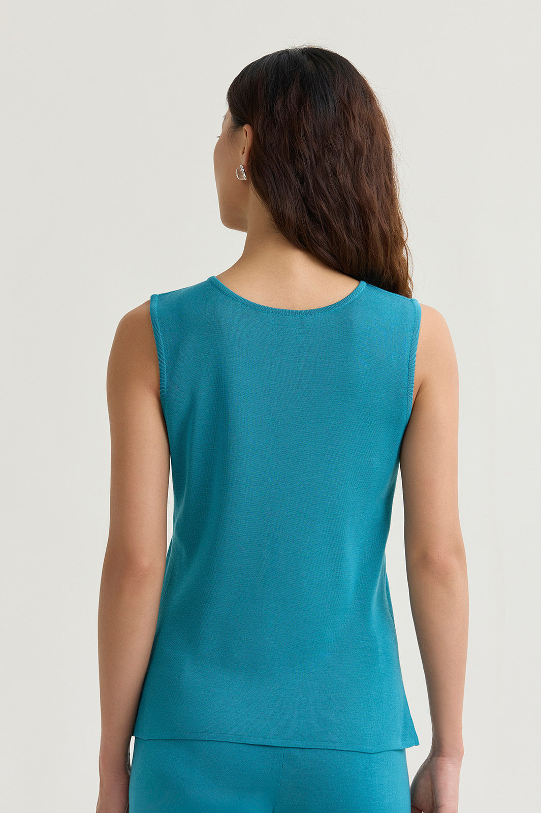 Mid-Length Scoop Neck Knit Tank | Ming Wang