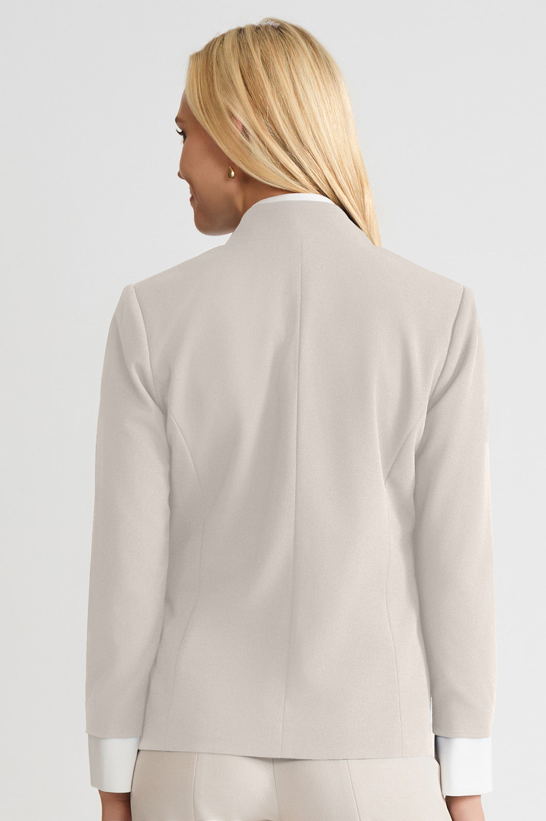 Plus Size Tailored Two-Toned Stretch Deco Crepe Blazer | Ming Wang
