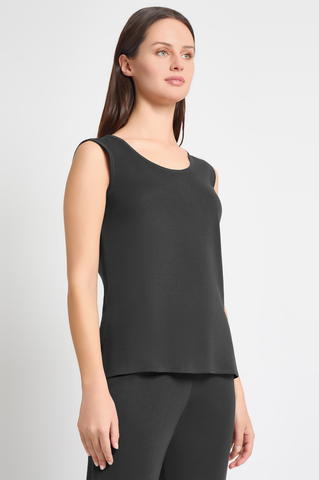 洋書 IN PERFECT SHAPE SQUARE STRETCH PLEATS – ISSEY MIYAKE ONLINE STORE